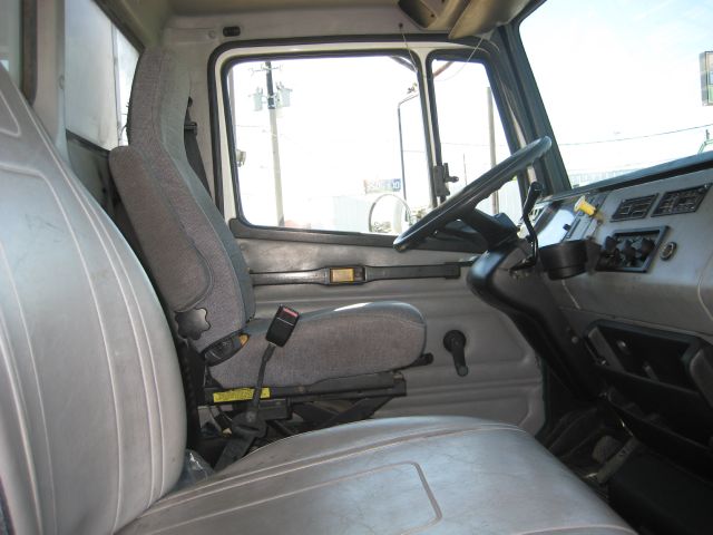 Freightliner FL70 2001 photo 1