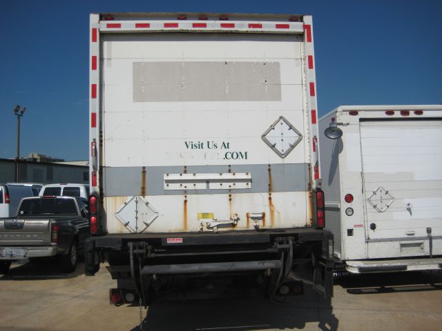 Freightliner FL70 2001 photo 2