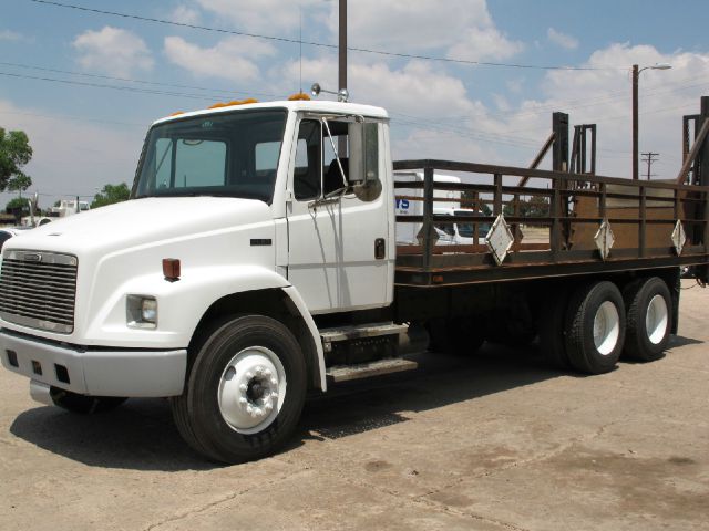 Freightliner FL80 2001 photo 2