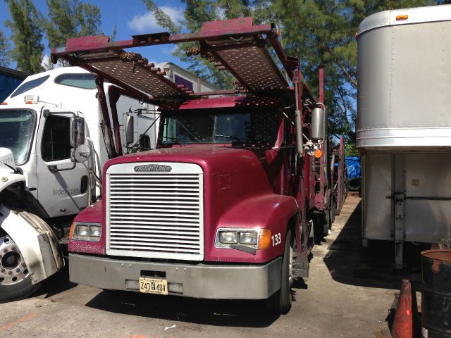 Freightliner FLD120 Unknown Semi - Heavy Truck