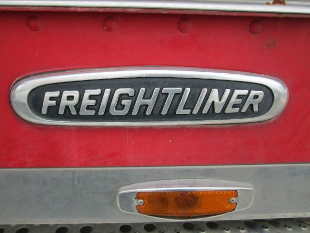 Freightliner FLD120 1999 photo 2