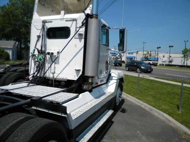 Freightliner FLD120 2000 photo 3