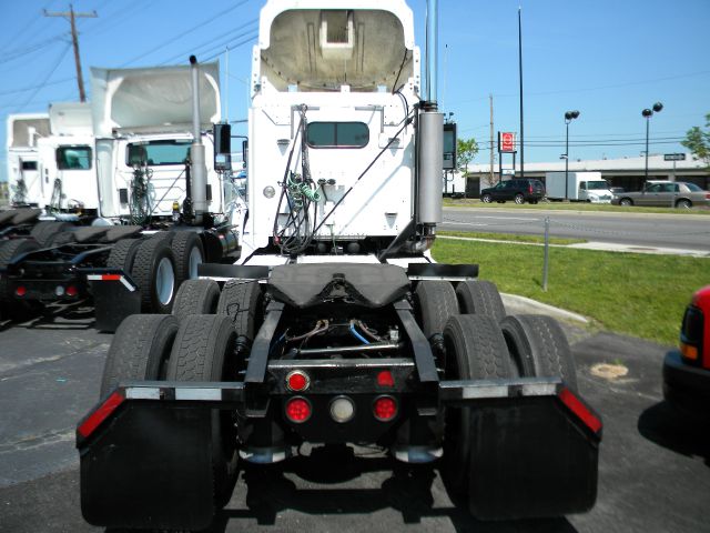 Freightliner FLD120 2000 photo 5