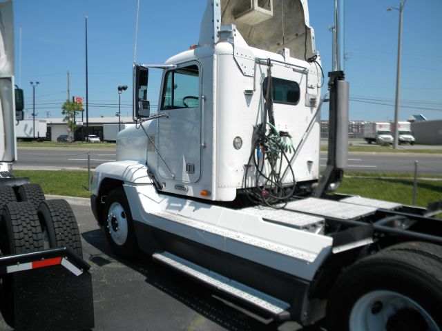 Freightliner FLD120 2000 photo 9