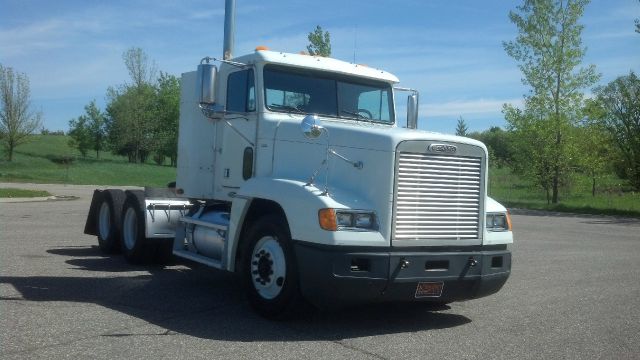 Freightliner FLD 120 Hauler Semi - Heavy Truck