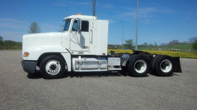 Freightliner FLD 120 2001 photo 8