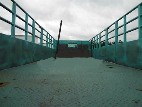 Freightliner M-2 24 foot flatbed 2005 photo 2