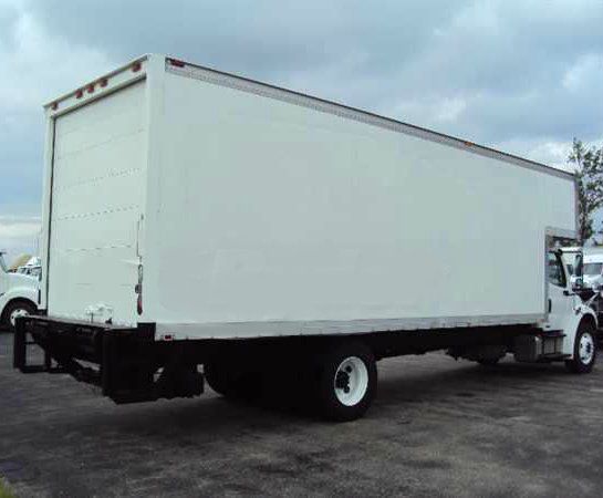 Freightliner M-2 26 ft box with attic 2007 photo 2