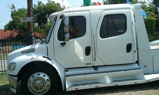 Freightliner M2 106 2005 photo 3