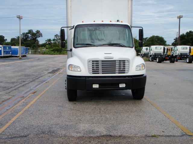 Freightliner M2 BUSINESS CLASS 2006 photo 4
