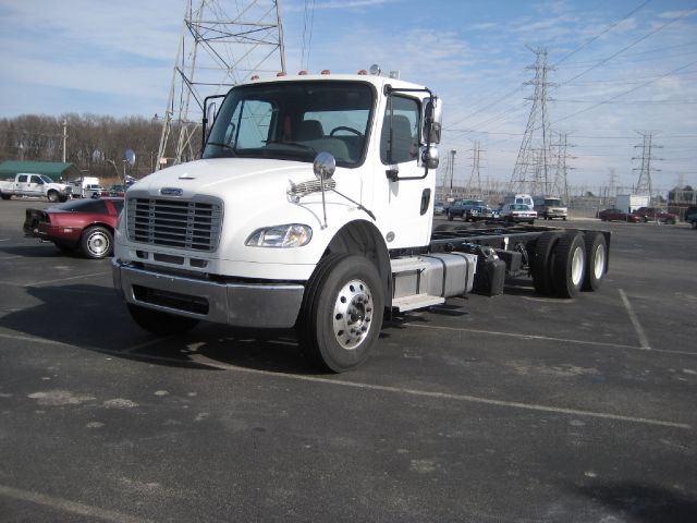 Freightliner M2 Buisness class Unknown Cab Chassis