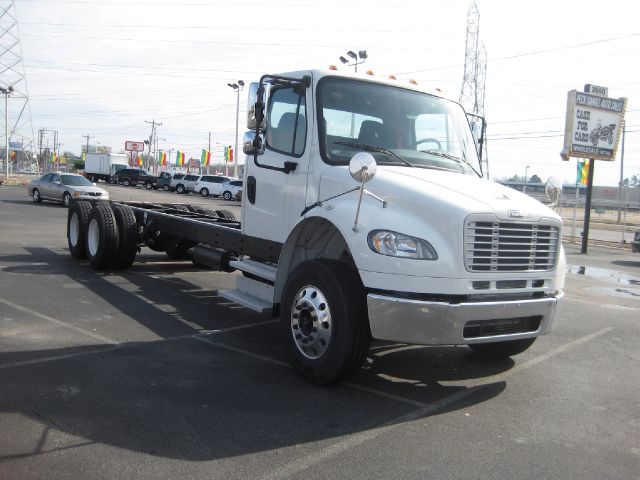 Freightliner M2 Buisness class 2013 photo 1