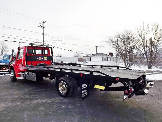 Freightliner M2 Day Cab 2014 photo 2