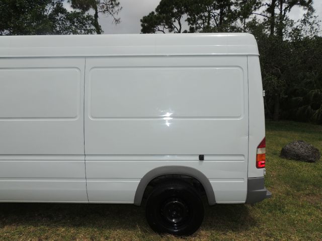 Freightliner Sprinter 2500 2004 photo 50