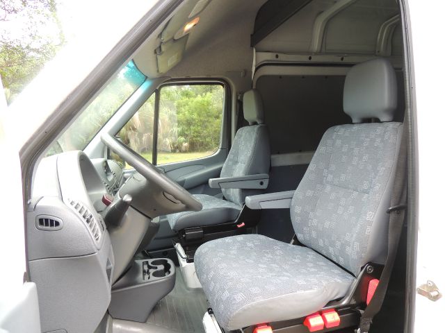 Freightliner Sprinter 2500 2004 photo 61