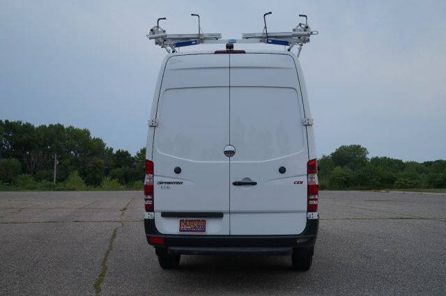 Freightliner Sprinter 2500 2010 photo 2