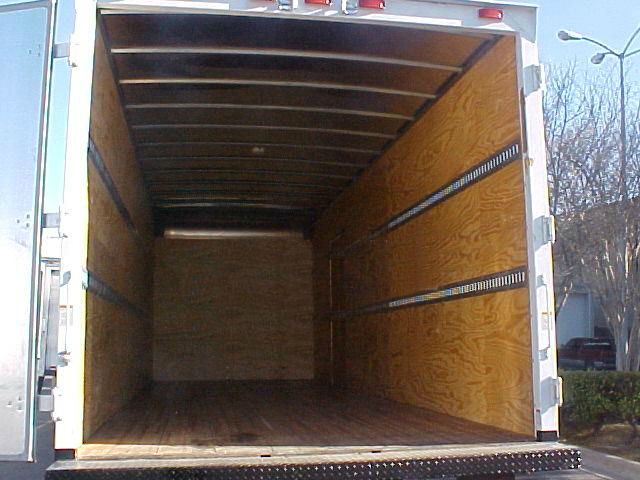 Freightliner m-2 26 ft box trucka 2008 photo 1