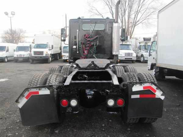 Freightliner tractor day cabs 2007 photo 2