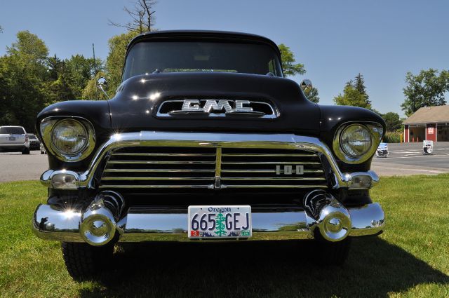 GMC 100 1957 photo 4