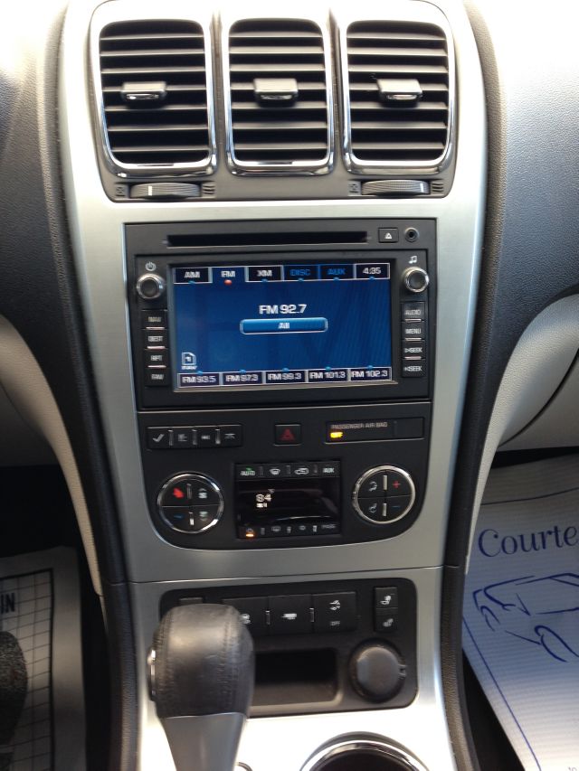 GMC Acadia 2007 photo 2