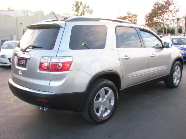 GMC Acadia 2007 photo 2