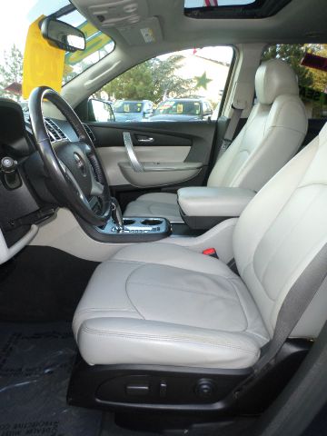GMC Acadia 2007 photo 2