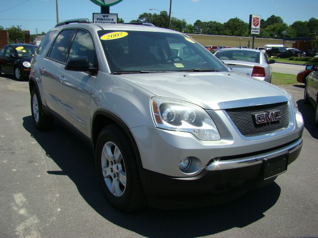 GMC Acadia 2007 photo 2