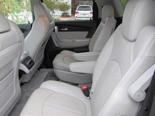 GMC Acadia 2008 photo 2