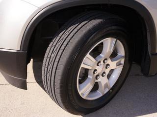 GMC Acadia 2008 photo 2