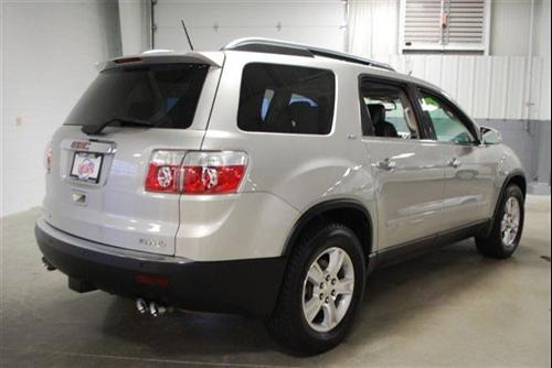 GMC Acadia 2008 photo 2