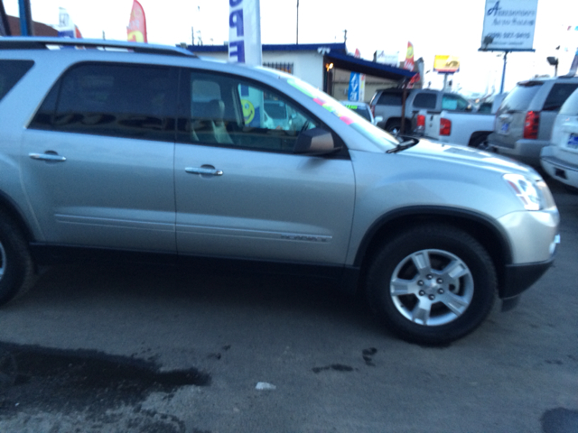 GMC Acadia 2008 photo 2
