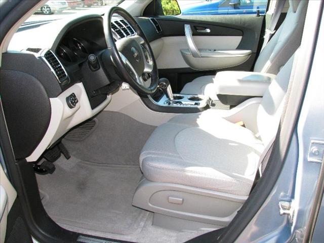 GMC Acadia 2008 photo 2