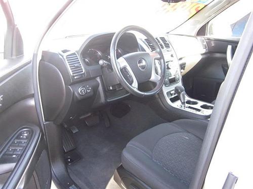 GMC Acadia 2008 photo 2