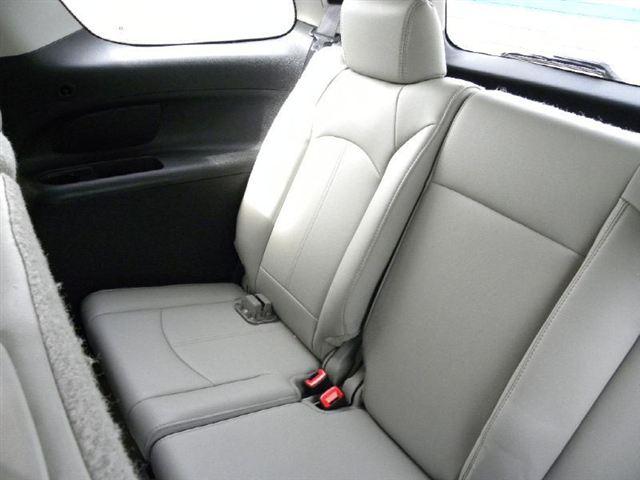 GMC Acadia 2008 photo 2