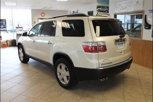 GMC Acadia 2008 photo 2