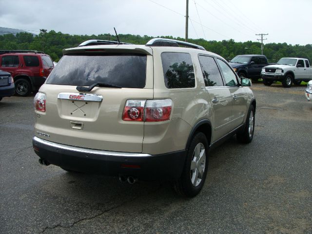 GMC Acadia 2008 photo 2