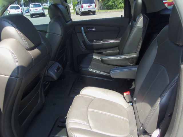 GMC Acadia 2008 photo 2