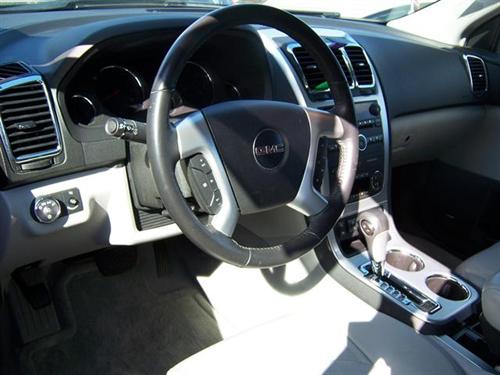 GMC Acadia 2008 photo 2