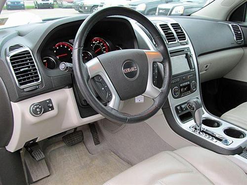 GMC Acadia 2008 photo 2