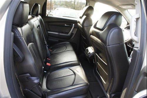 GMC Acadia 2008 photo 2