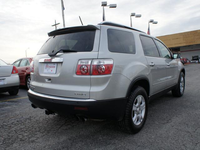 GMC Acadia 2008 photo 2