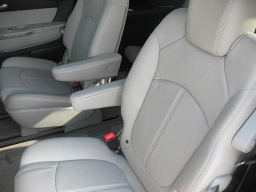 GMC Acadia 2008 photo 2