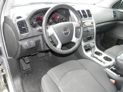 GMC Acadia 2008 photo 2