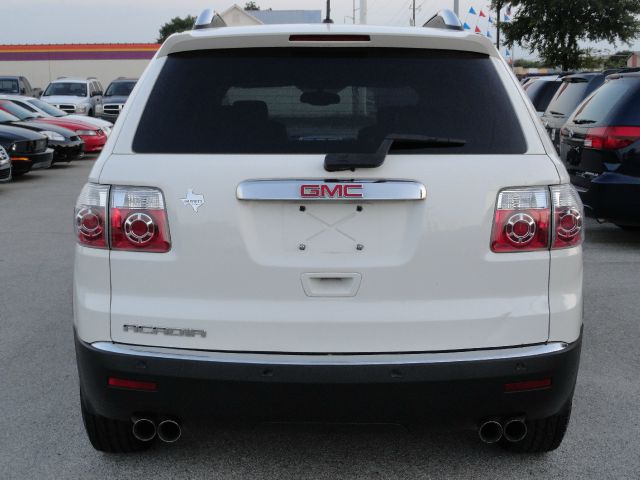 GMC Acadia 2008 photo 1
