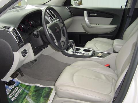 GMC Acadia 2009 photo 2