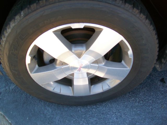 GMC Acadia 2009 photo 2