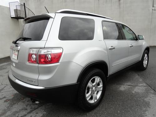 GMC Acadia 2009 photo 2