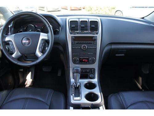 GMC Acadia 2009 photo 2