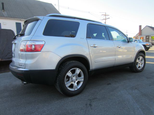 GMC Acadia 2009 photo 2