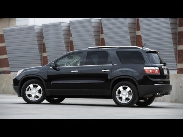 GMC Acadia 2009 photo 2